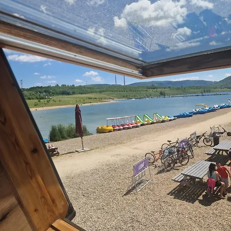 Campeggio Rodinny S Vyhledem Na Jezero Milada *